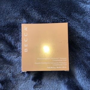 Becca pressed highlighter